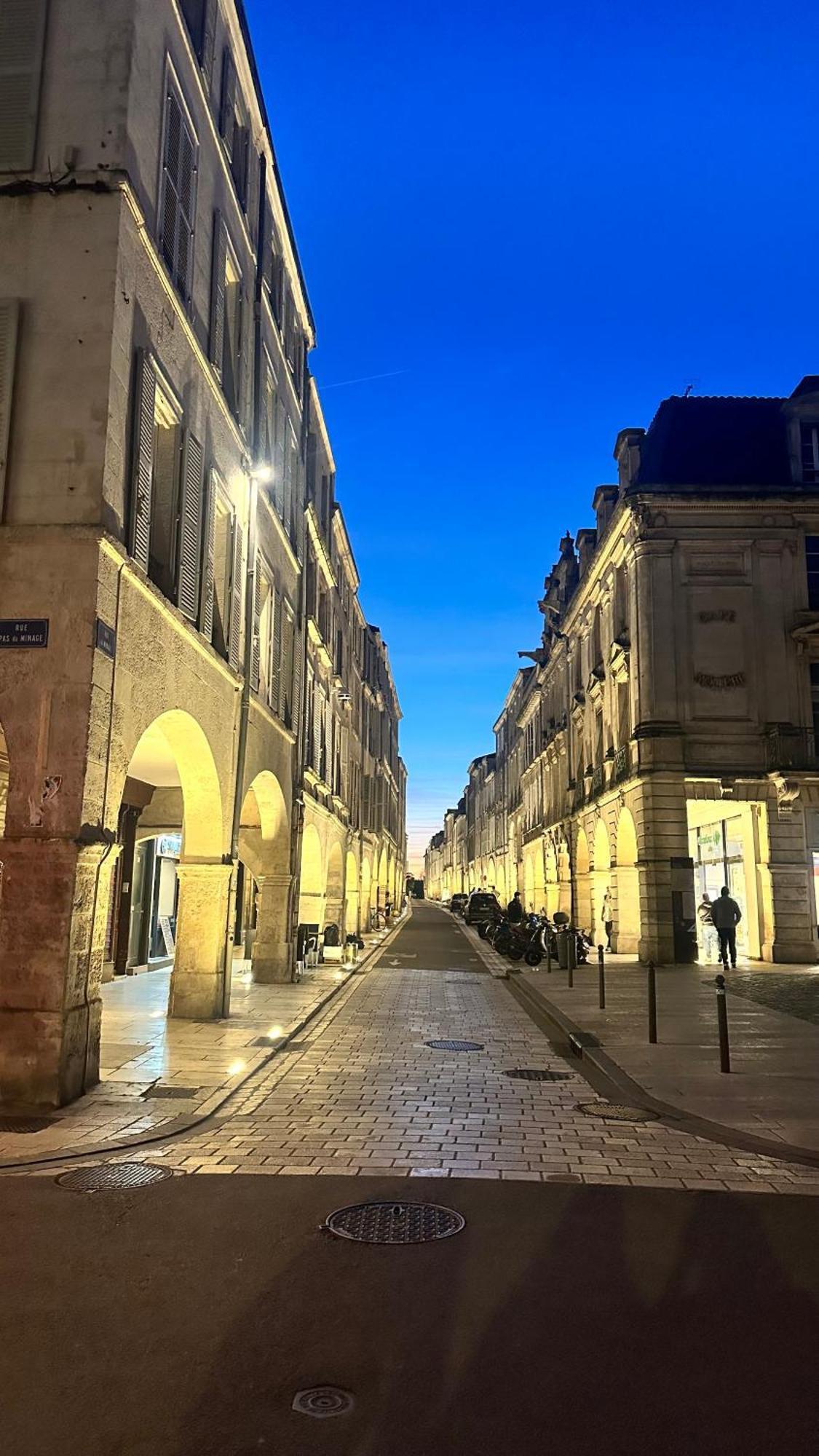 Hyper Centre A 80M Du Vieux Marche, T2 Calme Vue Sur Les Toits Rue Du Minage Apartman La Rochelle  Kültér fotó